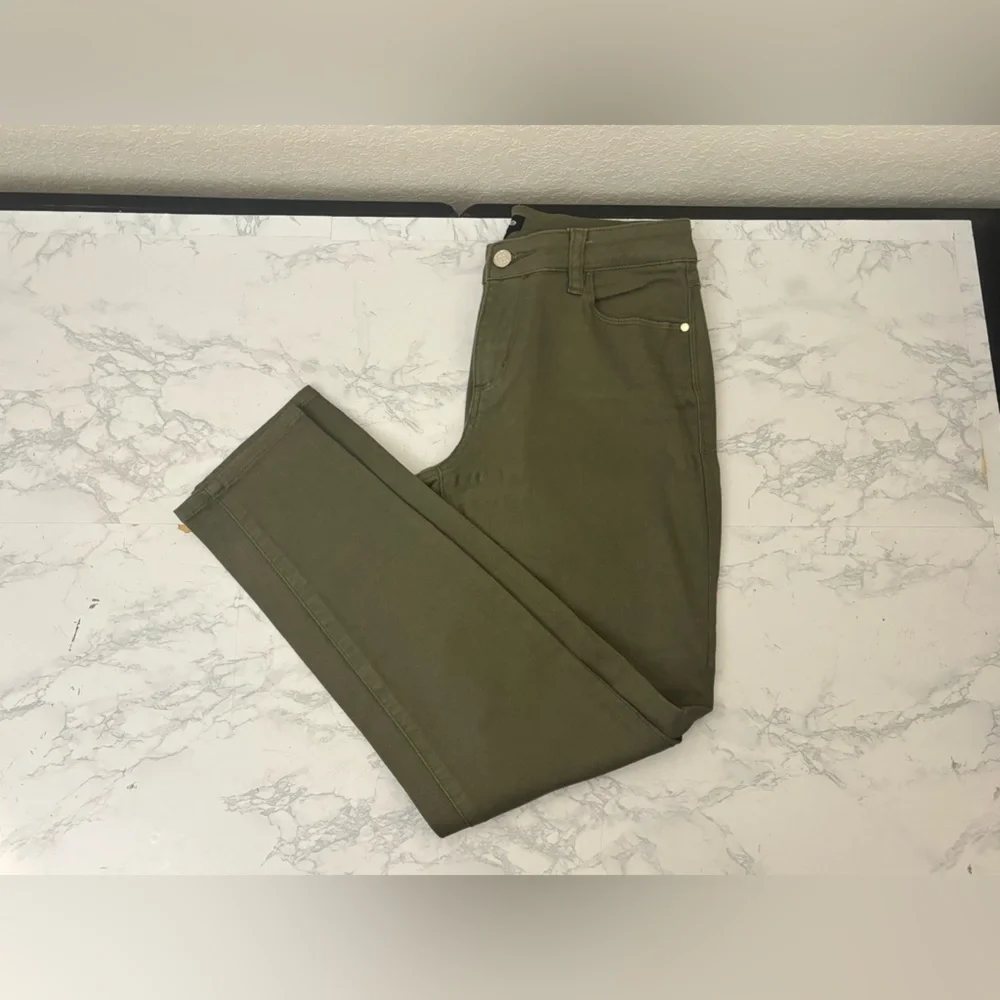 Bebe Women's Heartbreaker Ankle Jeans Size 28 Olive Green High Rise Denim​